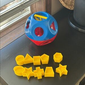 VTG Shape O-Toy Sorting Ball by Tupperware